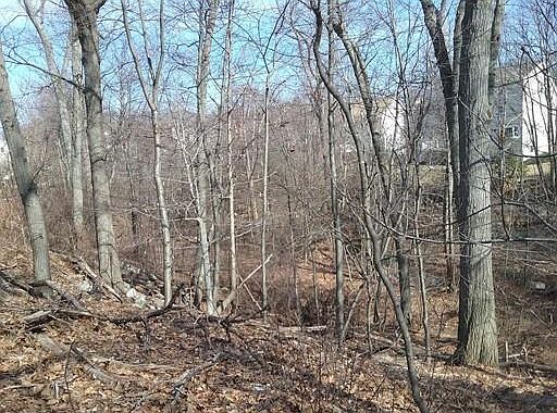 1st image of 5 Mauriello Dr