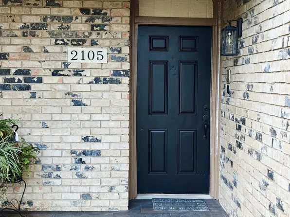 2105 Warnford Pl, Arlington, TX 76015