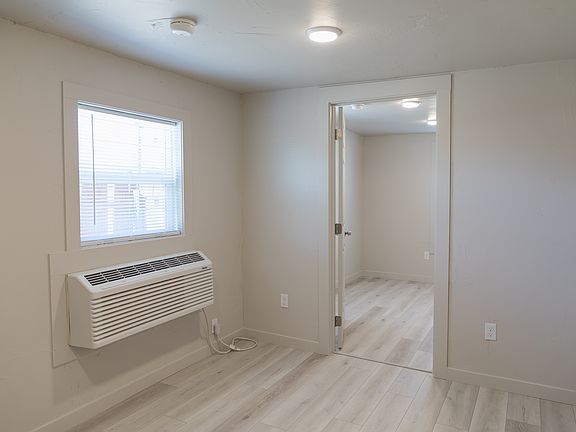 5th image of 425 SE 2nd St APT 3
