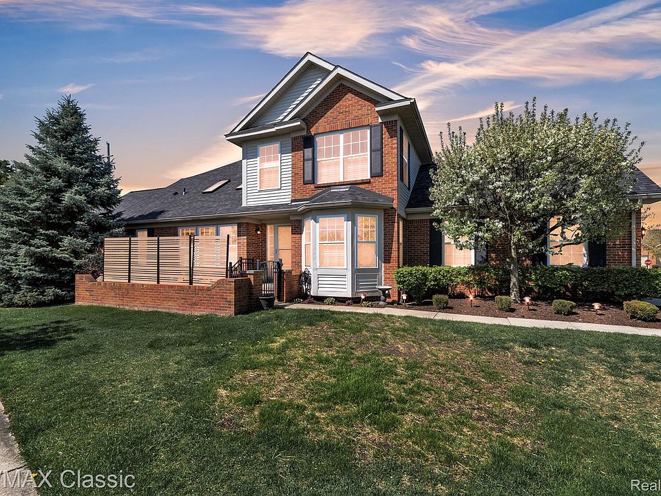 1st image of 21643 Queens Way