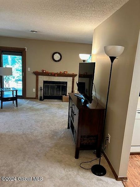 5th image of 805 Greenwich Drive