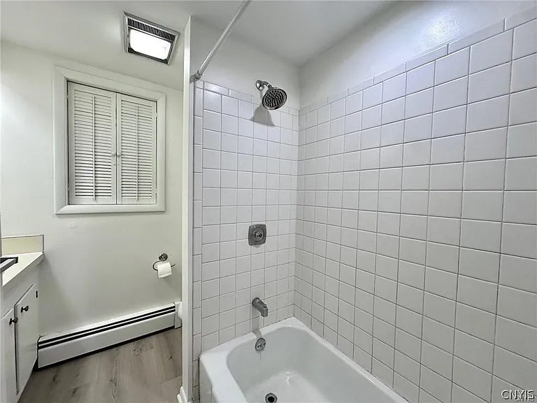 4048A West Rd — Photo 11