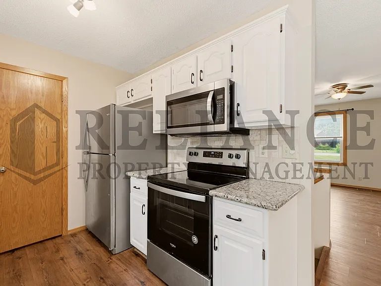 516 N Lakeside Dr — Photo 24