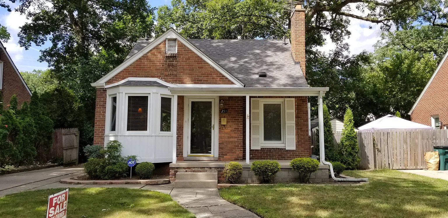 253 Gardendale St photo 1