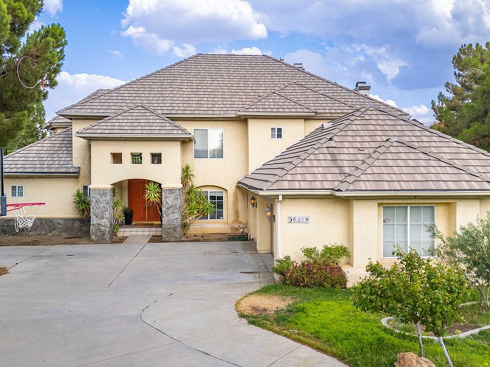 1st image of 36558 Vista Del Lago St