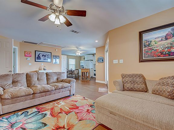 2nd image of 2116 Lilly Ave