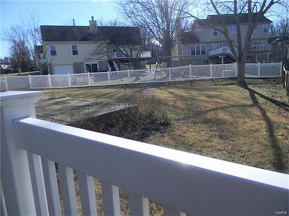 Large Level fenced in yard!!