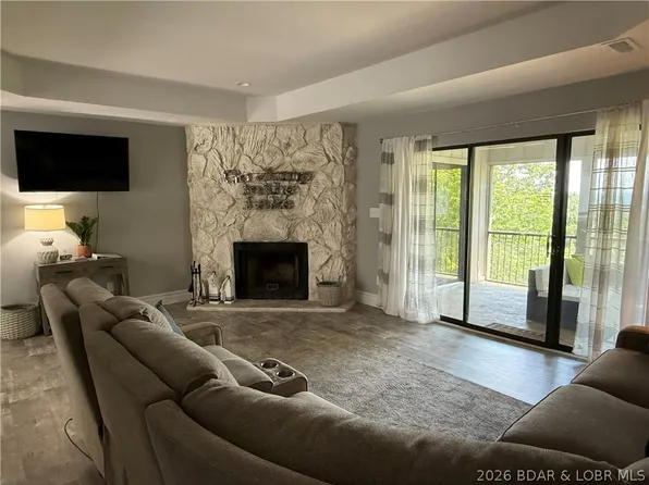 23 Laguna Dr #3C, Lake Ozark, MO 65049