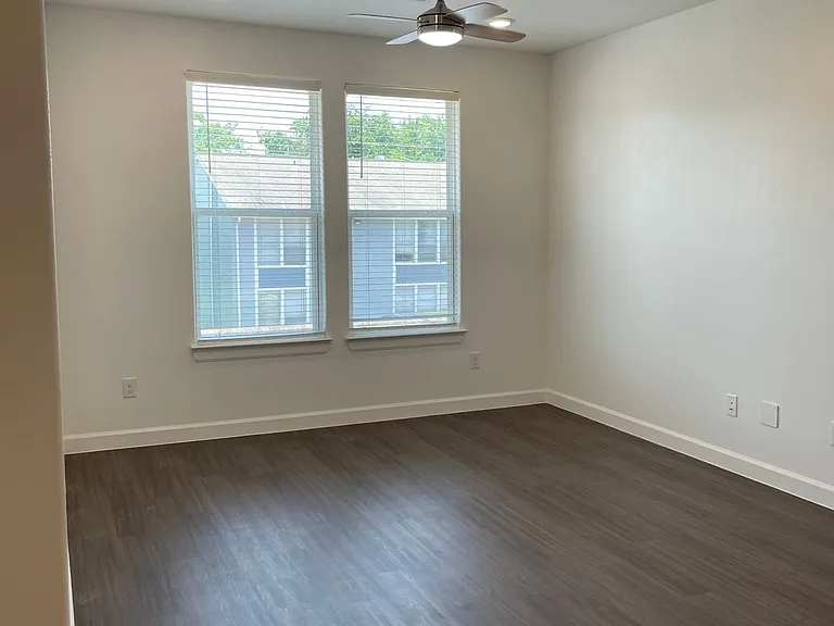Ashley Crest — Photo 19