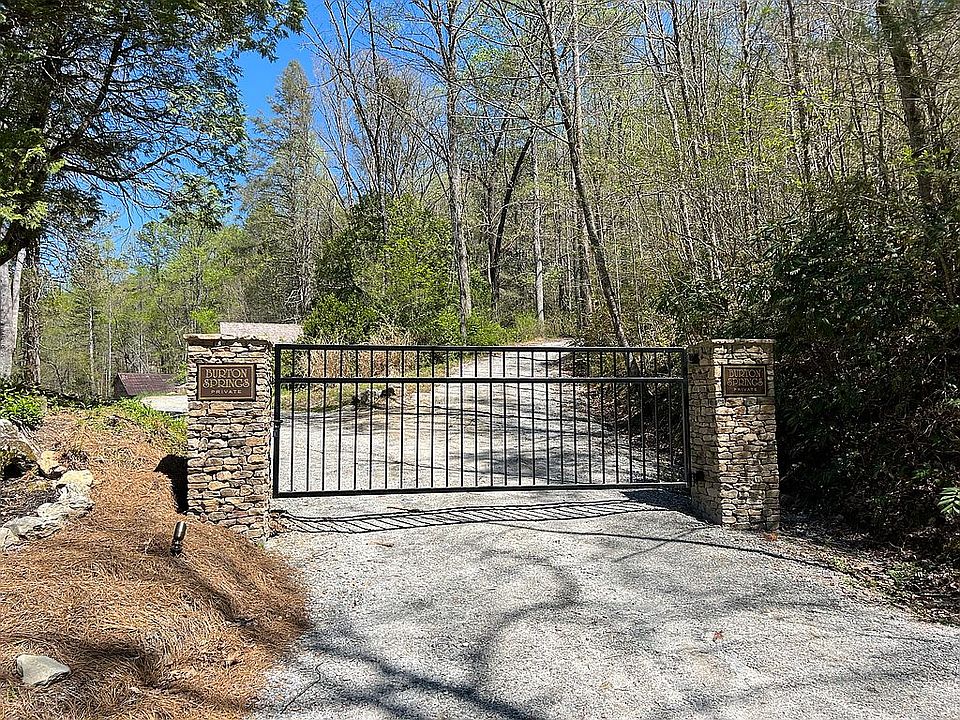 ENTRANCE GATE