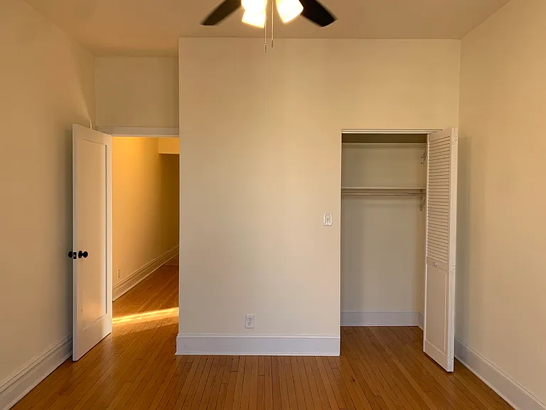 1045 W Barry Ave #3 — Photo 15