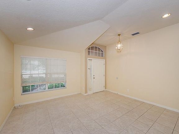 3rd image of 3070 Oakbrook Cir