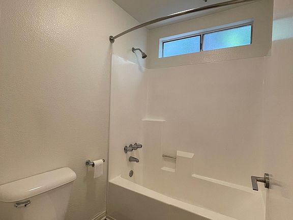 5th image of 5400 Radford Ave APT 23