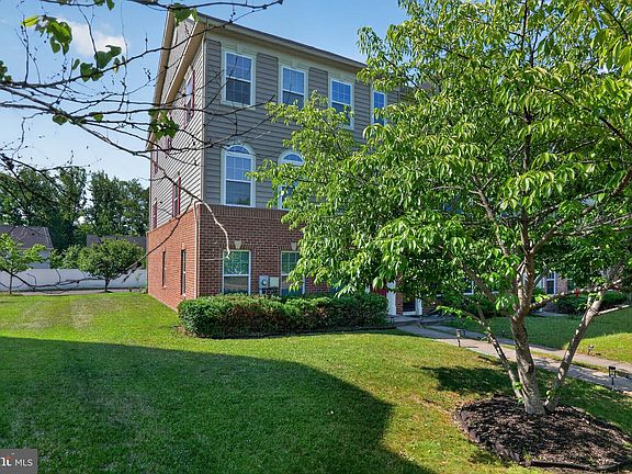 4th image of 3319 Tianna Way