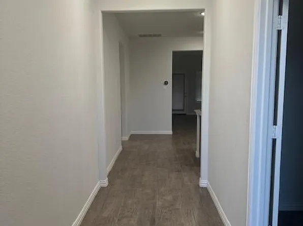 6220 Red Falcon Dr, Fort Worth, TX 76179