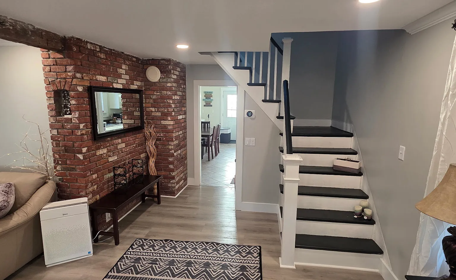 3 bed, 1006 sqft, $4,000 — Photo 3
