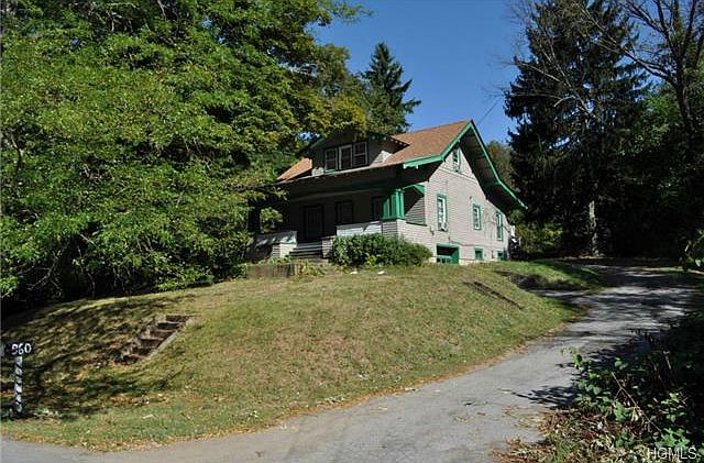 2nd image of 960 Mount Hope Rd