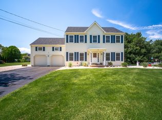 17 Leigus Rd, Wallingford, CT 06492