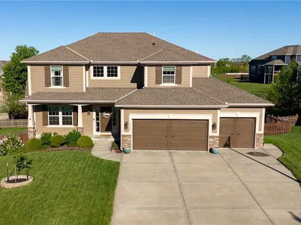 9734 N Elm Ave, Kansas City, MO 64157