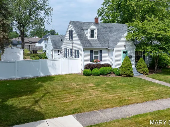 3245 Chestnut Ave SW, Grandville, MI 49418