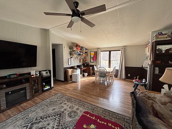 3rd image of 1026 Dog Trot Rd