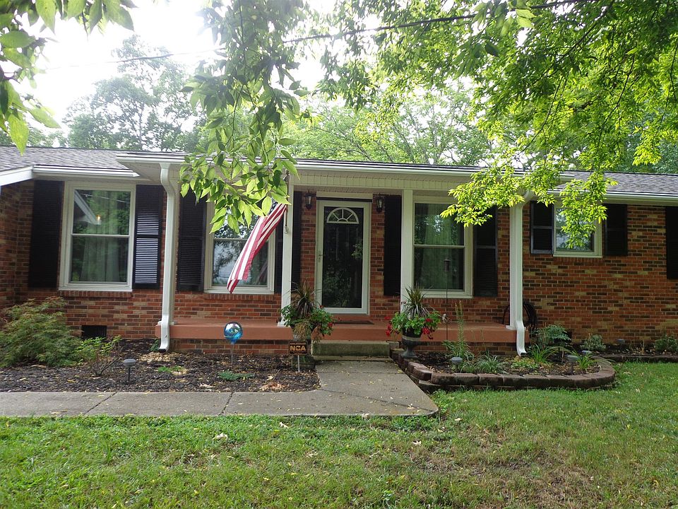 1st image of 121 Marseille Dr
