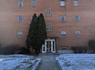 1706 Avenue G APT 303, Sterling, IL 61081