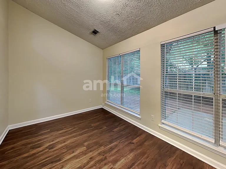 1735 Westfield Ct — Photo 16