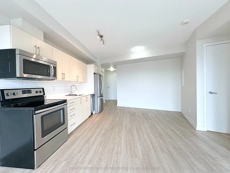 763 Woodbine Ave #404 — Photo 5