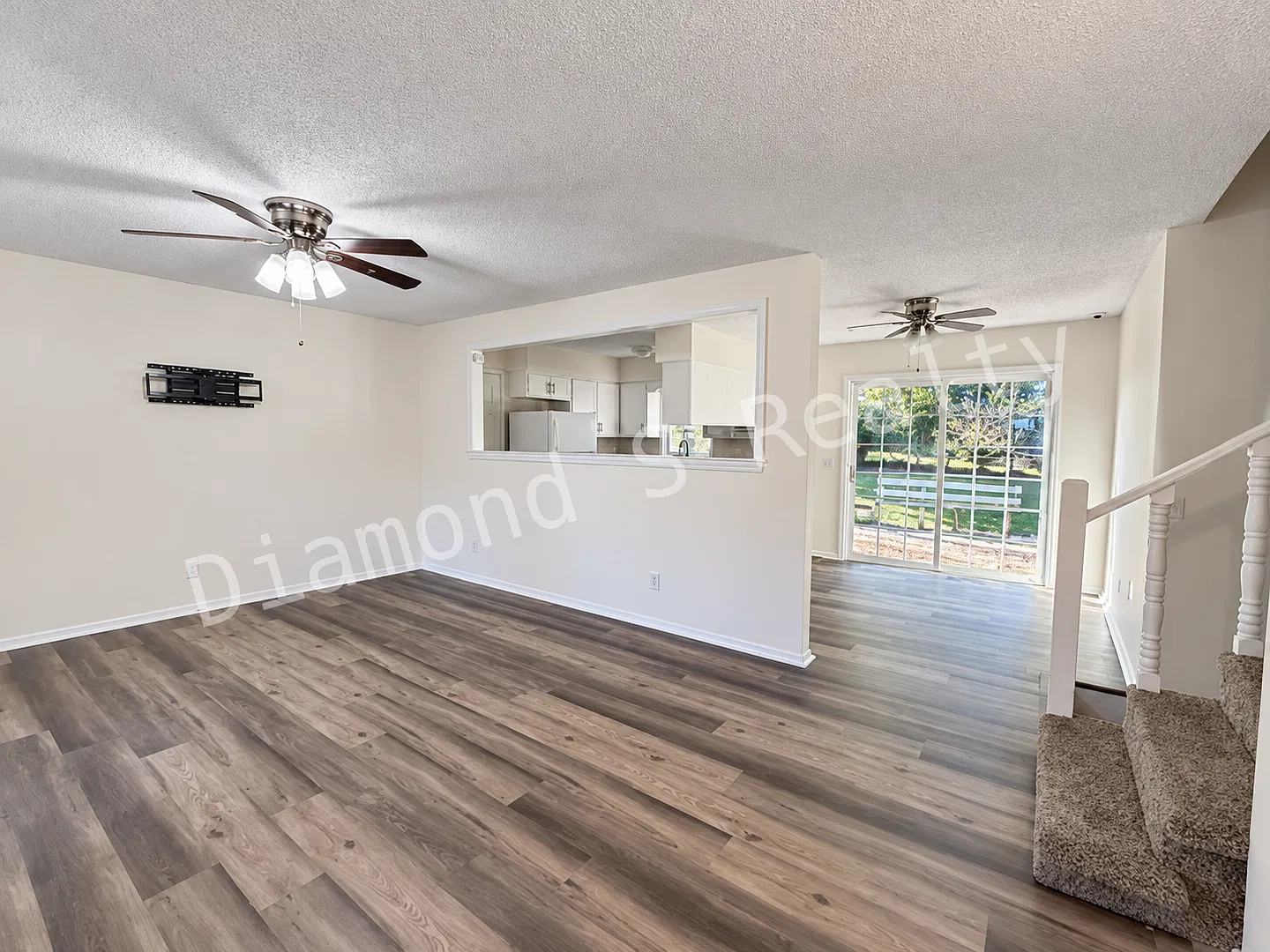 3 Bed/2.5 Bath Located in Established Southwest Springfield Neighborhood! — Photo 4