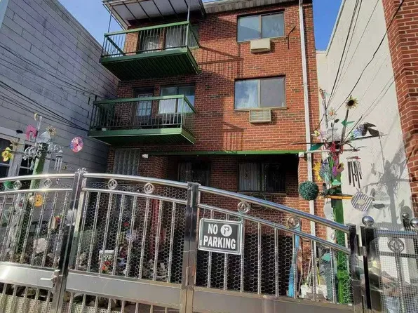 108-13 49th Ave, Corona, NY 11368