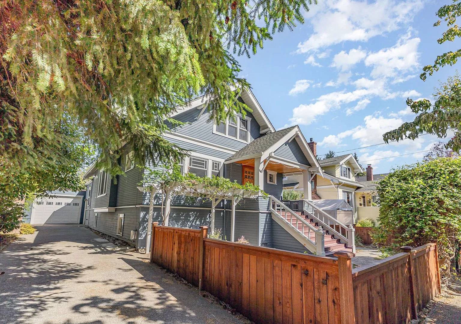 Sunset Hill Home — Photo 2