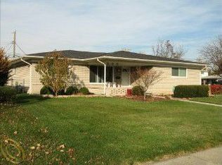 2687 Avis Dr S, Sterling Heights, MI 48310