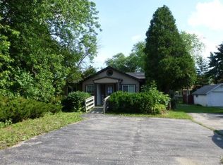 421 Kenosha St, Walworth, WI 53184