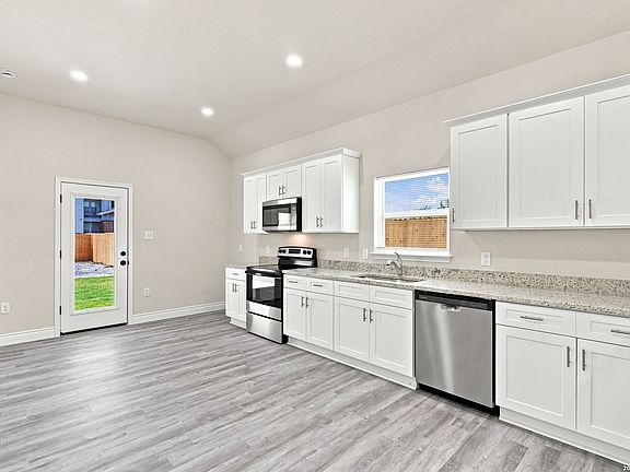 2nd image of 6014 Waycross Ln