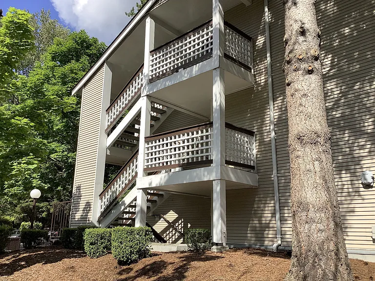 Foster Commons — Photo 13