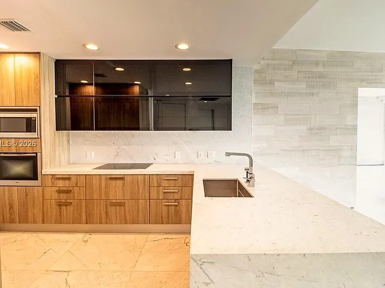 200 Biscayne Boulevard Way #5104 — Photo 2