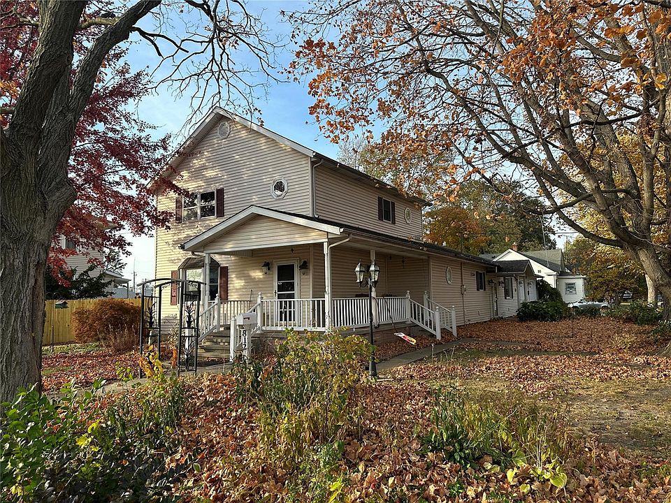 1st image of 812 W Main St