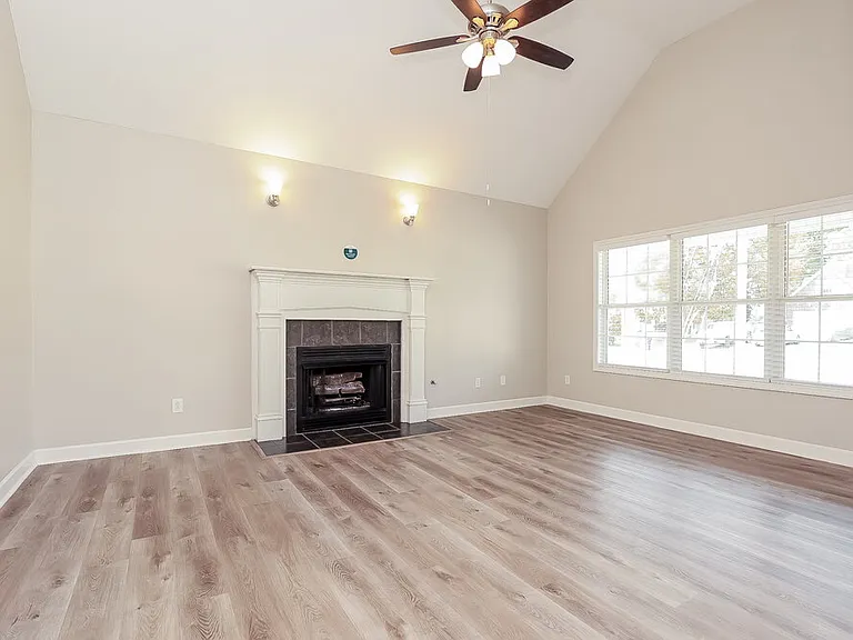 832 Hammersmith Dr — Photo 4
