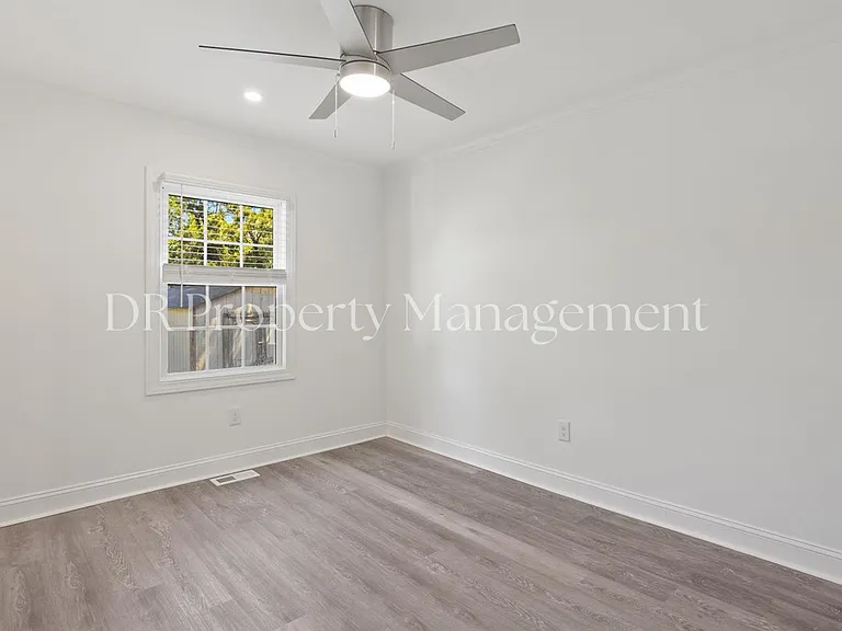 1708 Martin Luther King Dr — Photo 13