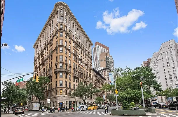 Rented by REAL New York | media 9