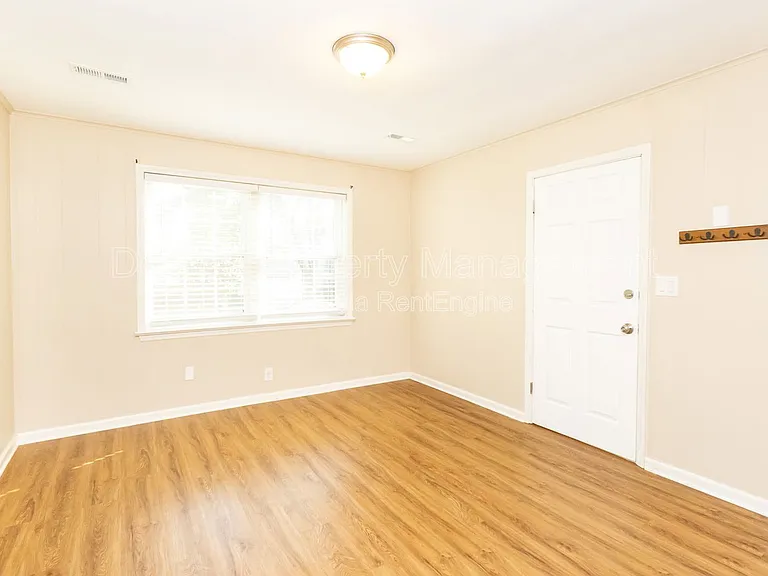 207 Memorial Dr #3 — Photo 6