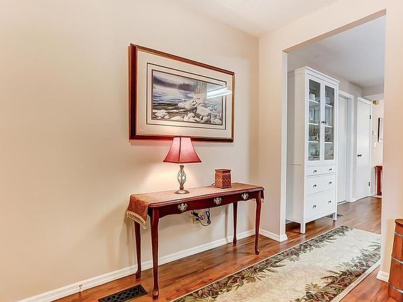 5th image of 7031 Sandalview Dr