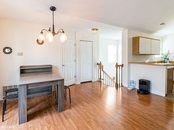 4th image of 1081 Lakewood Cir