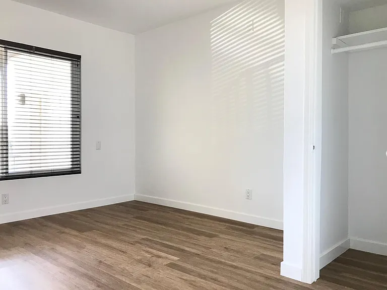 8418 Loyola Blvd — Photo 25