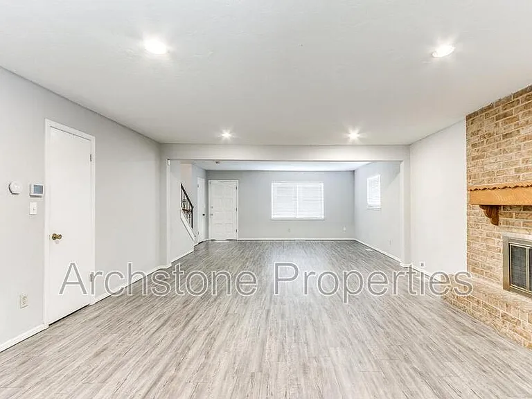 2524 Boxwood Ave — Photo 6