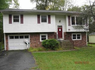 85 Sutton Park Rd, Poughkeepsie, NY 12603