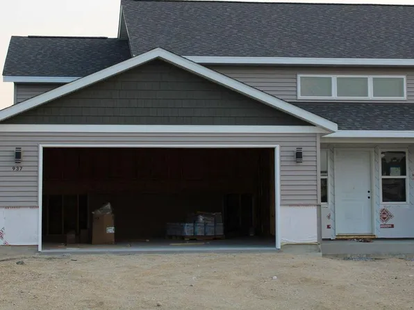 937 Drumlin DRIVE, Kewaskum, WI 53040