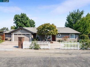 102 Entrada Mesa Rd, Danville, CA 94526