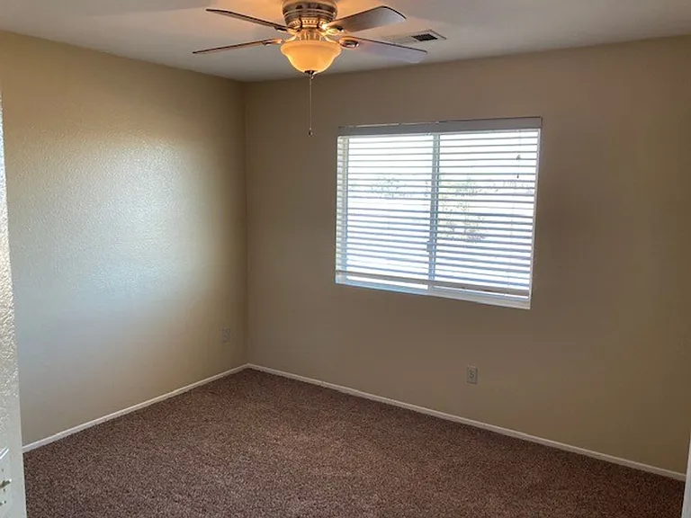 302 Willow Bend Dr — Photo 10